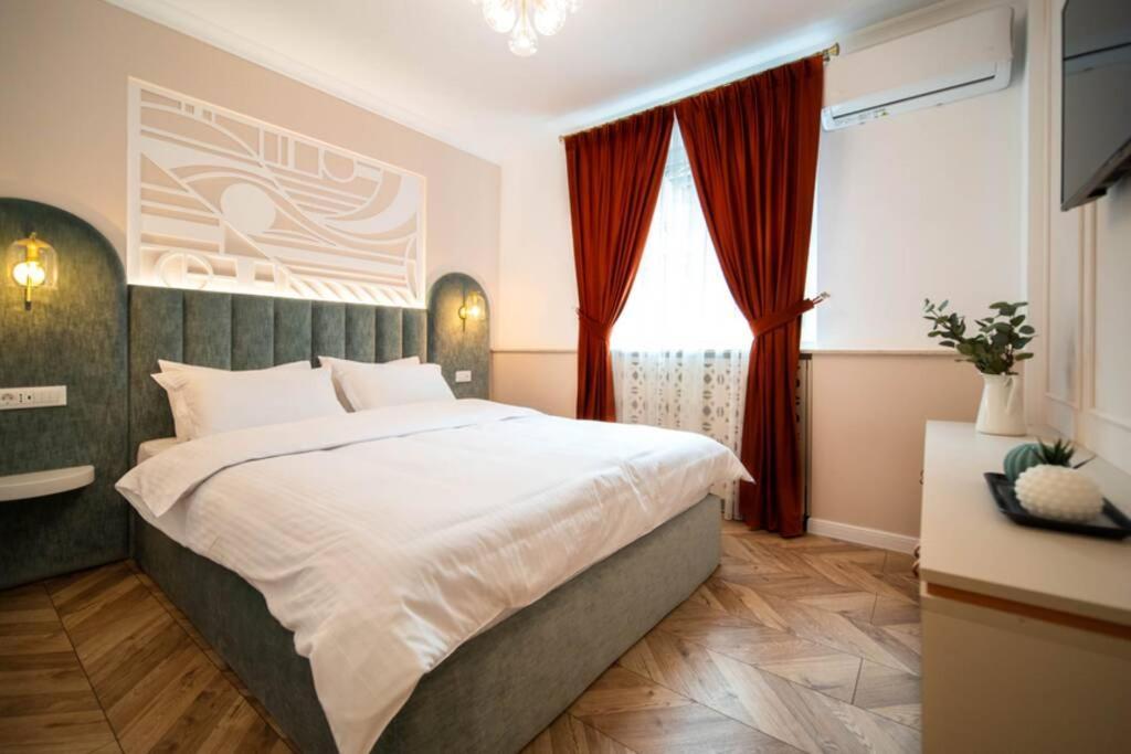 History Museum Apartment Bucharest Exterior photo